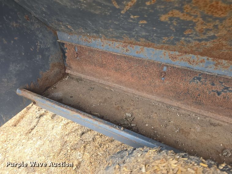 image for item EK5196 (2) L-H creep feeders