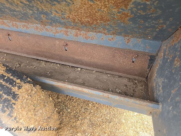 image for item EK5196 (2) L-H creep feeders