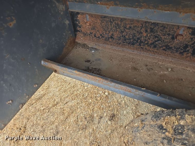 image for item EK5196 (2) L-H creep feeders