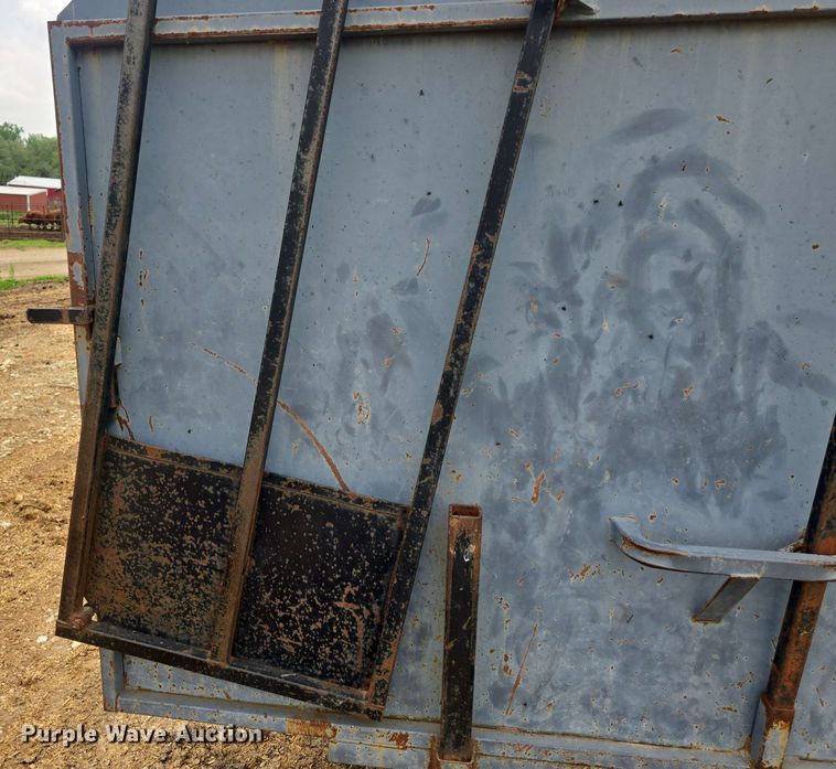 image for item EK5197 (2) L-H creep feeders