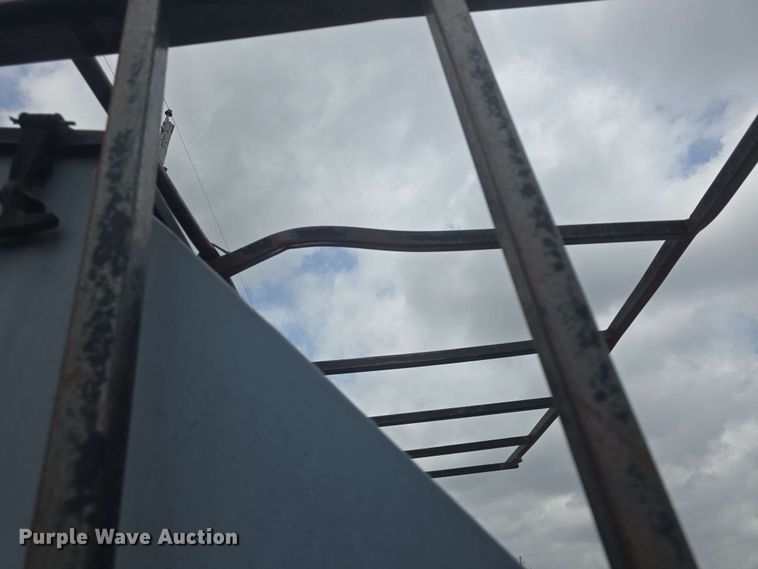 image for item EK5197 (2) L-H creep feeders