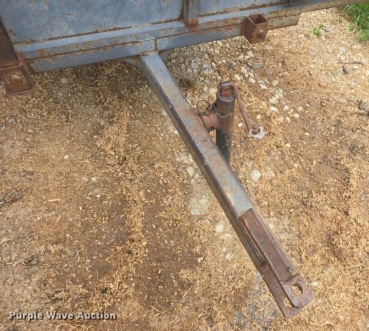 image for item EK5197 (2) L-H creep feeders