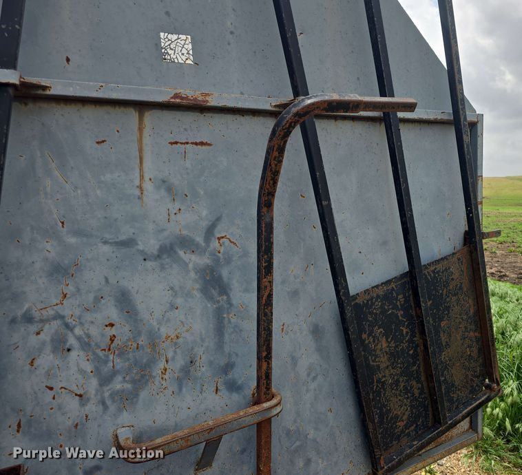 image for item EK5197 (2) L-H creep feeders