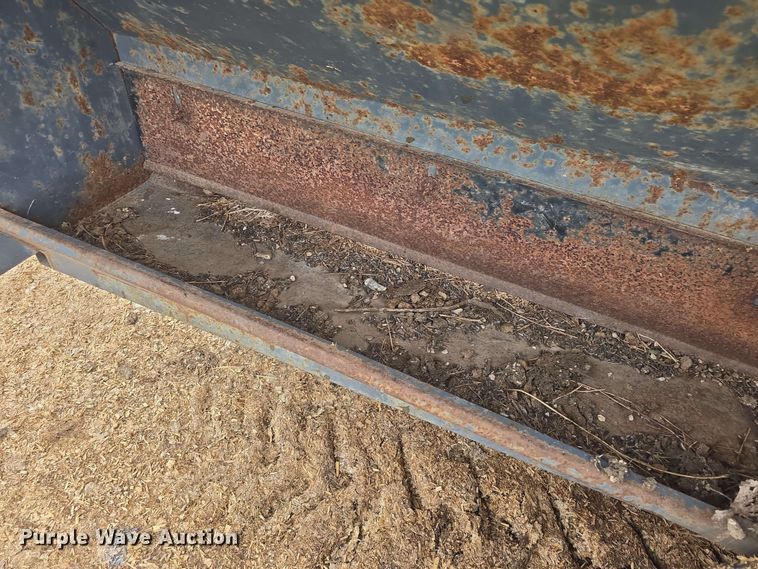 image for item EK5197 (2) L-H creep feeders