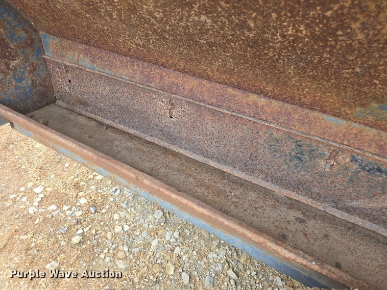 image for item EK5197 (2) L-H creep feeders