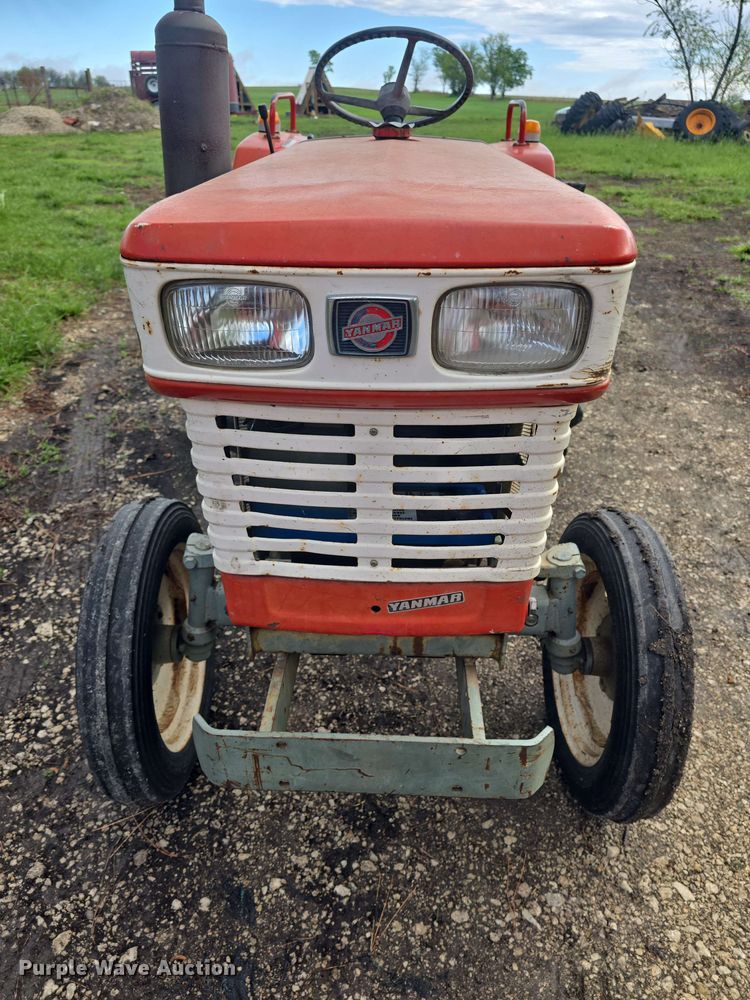 image for item EK5220 Yanmar YM2210 tractor