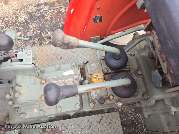 image for item EK5220 Yanmar YM2210 tractor