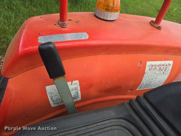 image for item EK5220 Yanmar YM2210 tractor