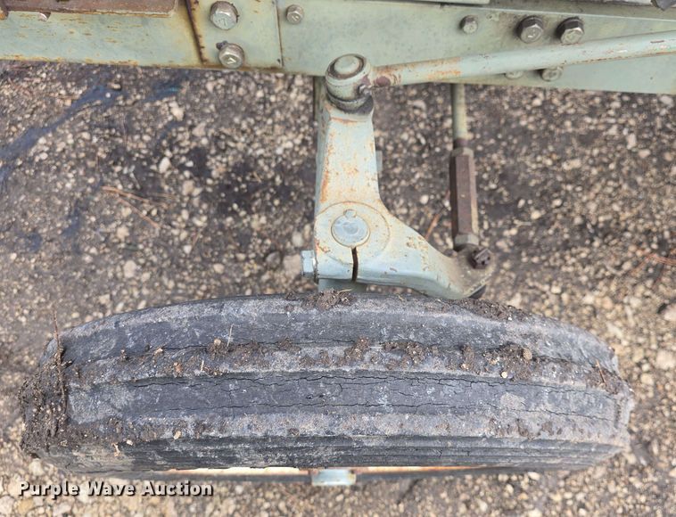 image for item EK5220 Yanmar YM2210 tractor