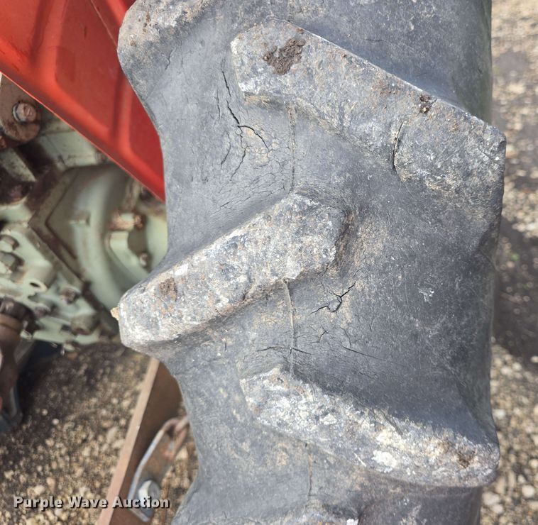 image for item EK5220 Yanmar YM2210 tractor