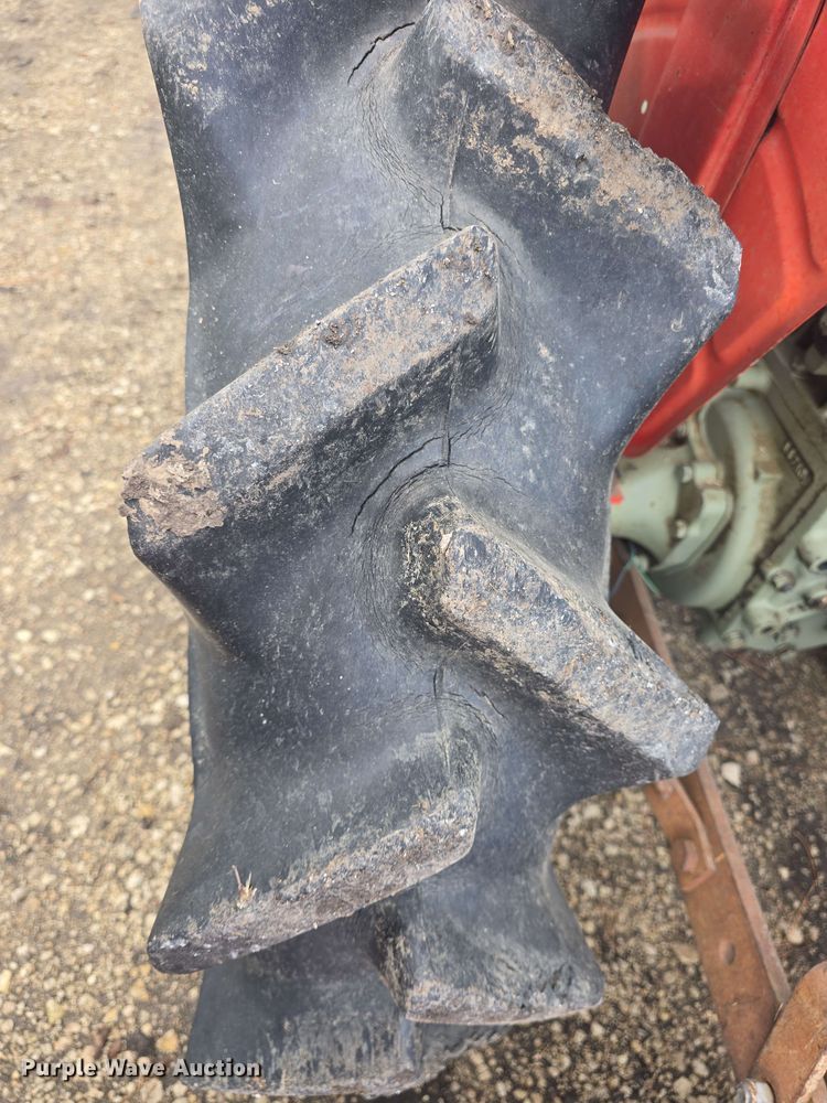 image for item EK5220 Yanmar YM2210 tractor