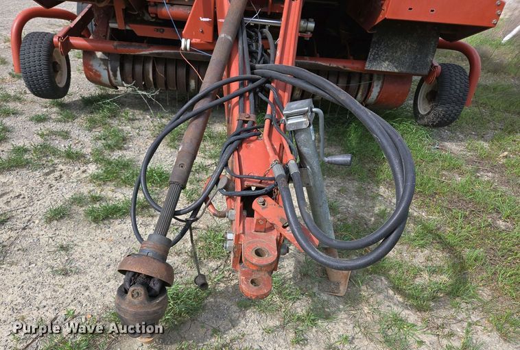 image for item EL2008 Hesston 845 round baler