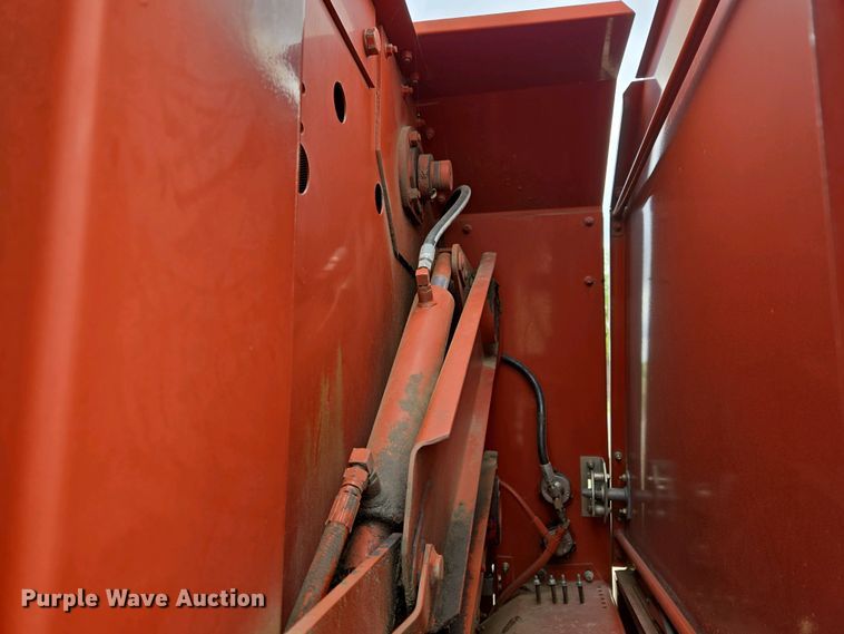 image for item EL2008 Hesston 845 round baler