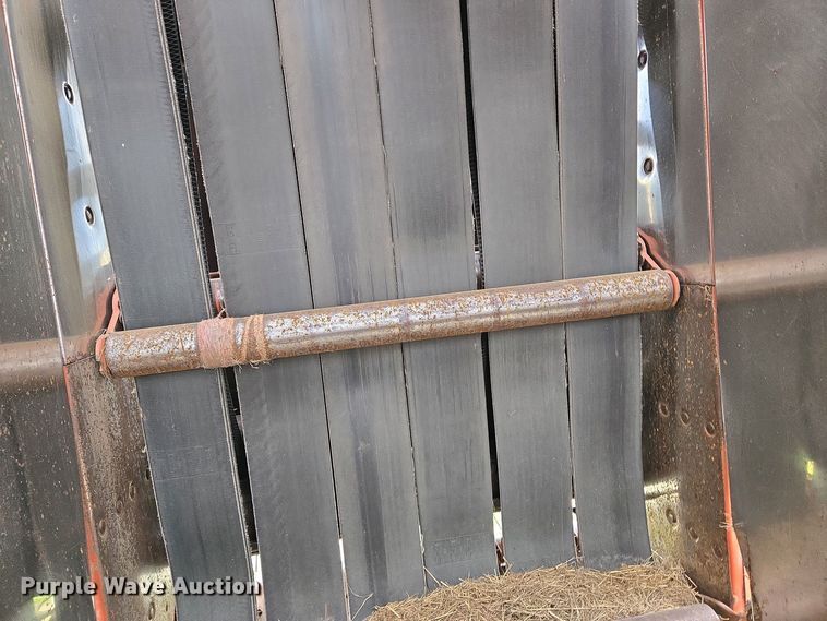 image for item EL2008 Hesston 845 round baler