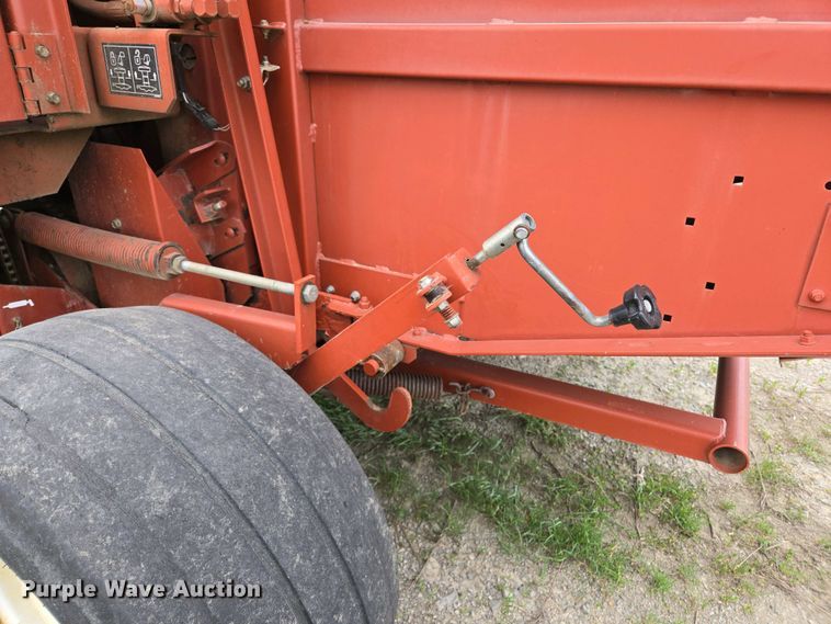 image for item EL2008 Hesston 845 round baler