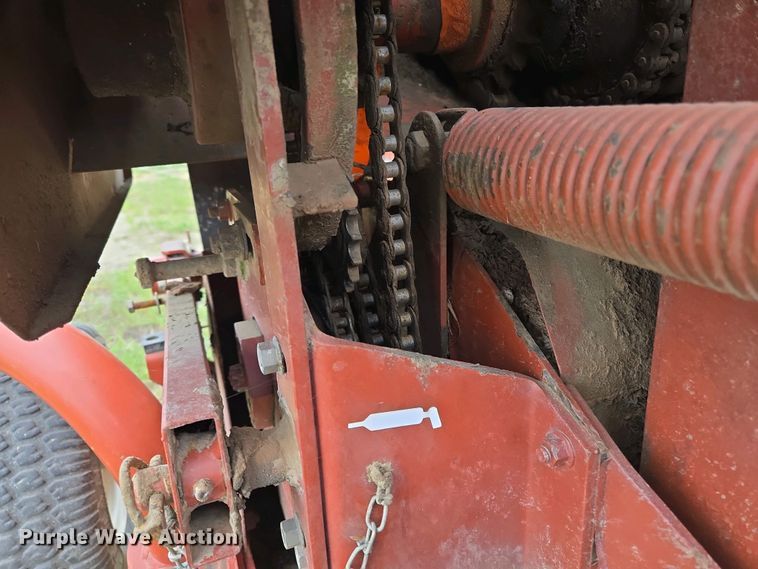 image for item EL2008 Hesston 845 round baler