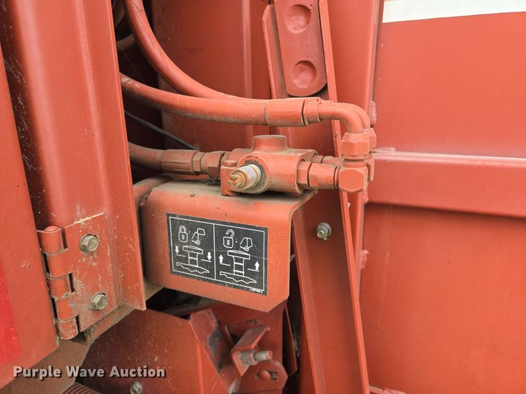 image for item EL2008 Hesston 845 round baler