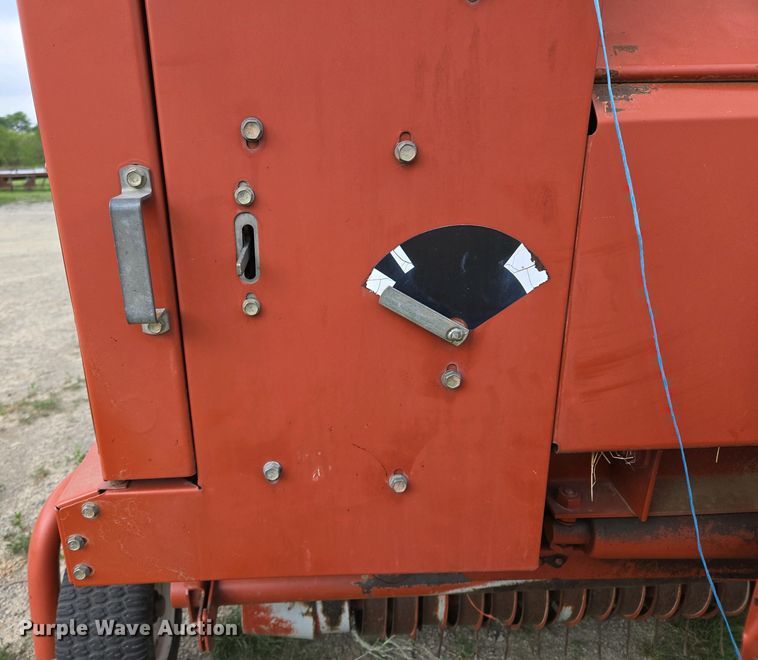 image for item EL2008 Hesston 845 round baler