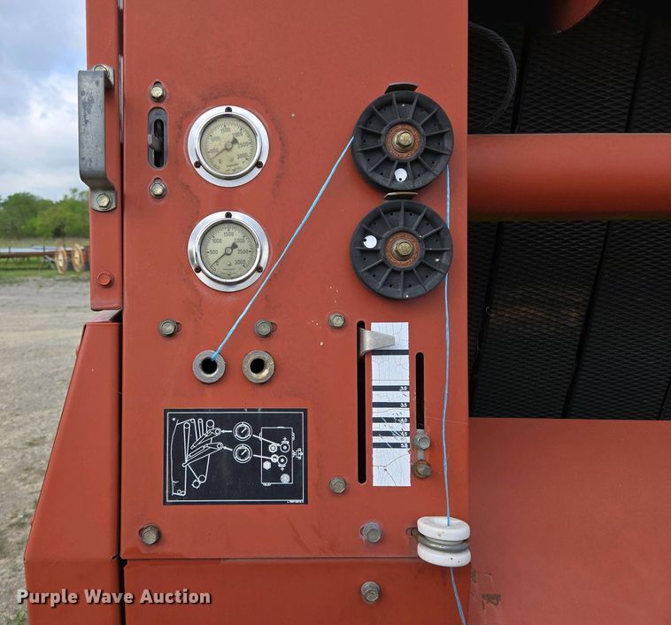 image for item EL2008 Hesston 845 round baler