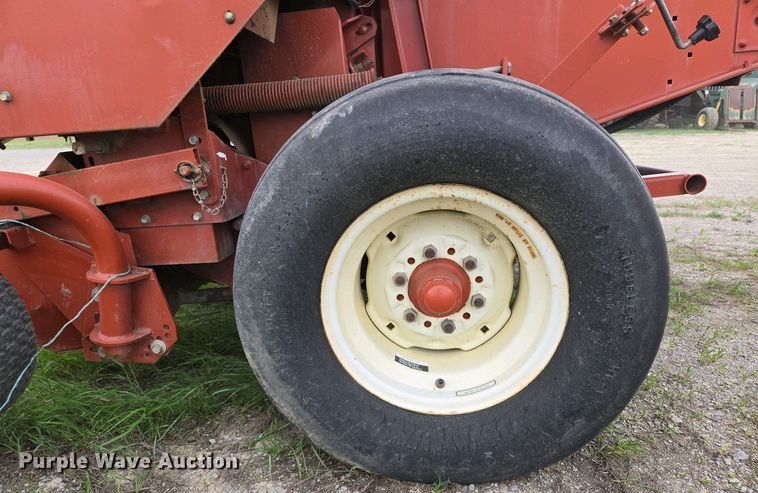 image for item EL2008 Hesston 845 round baler