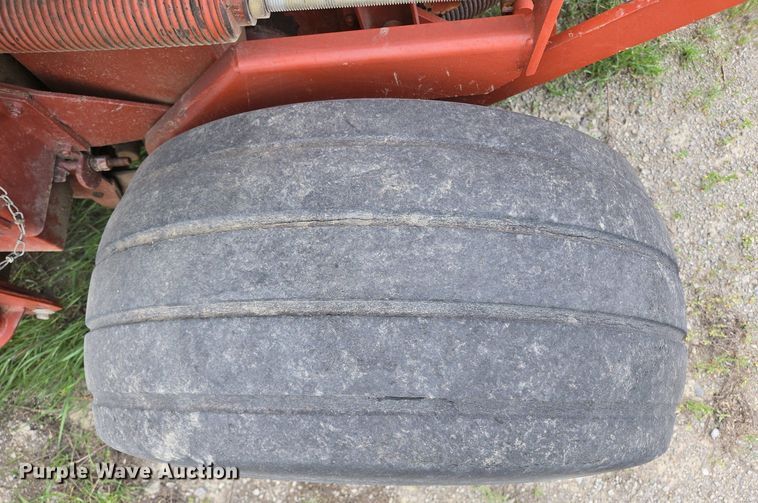 image for item EL2008 Hesston 845 round baler