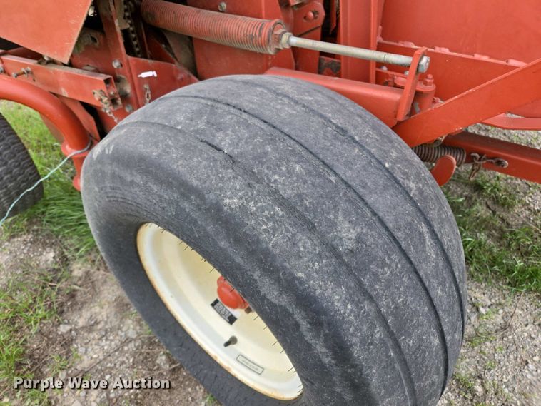 image for item EL2008 Hesston 845 round baler