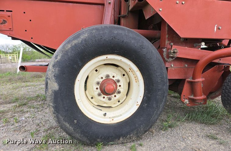 image for item EL2008 Hesston 845 round baler