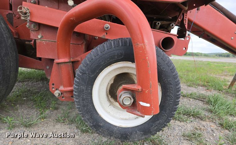 image for item EL2008 Hesston 845 round baler