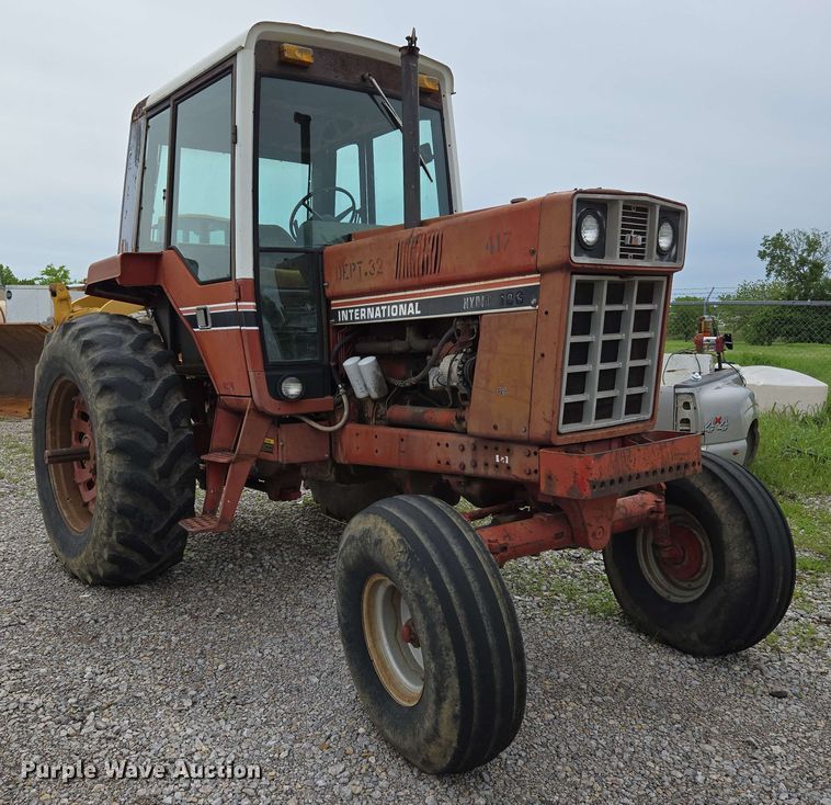 image for item EL2057 1980 International Harvester Hydro 186 tractor