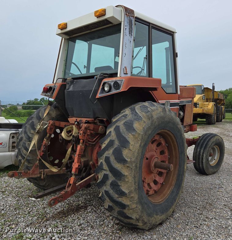 image for item EL2057 1980 International Harvester Hydro 186 tractor