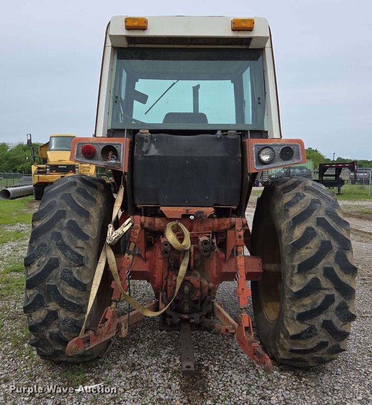 image for item EL2057 1980 International Harvester Hydro 186 tractor