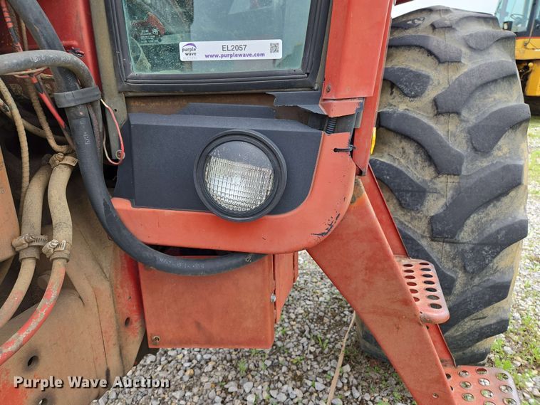 image for item EL2057 1980 International Harvester Hydro 186 tractor