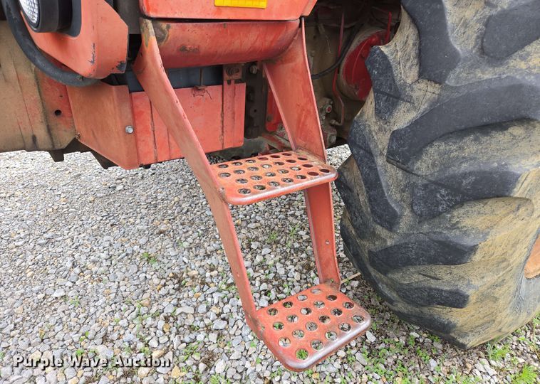 image for item EL2057 1980 International Harvester Hydro 186 tractor