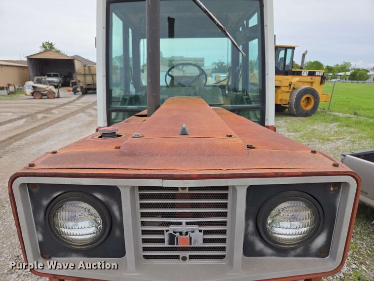 image for item EL2057 1980 International Harvester Hydro 186 tractor