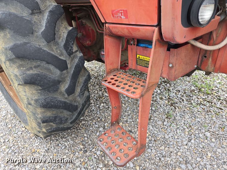 image for item EL2057 1980 International Harvester Hydro 186 tractor