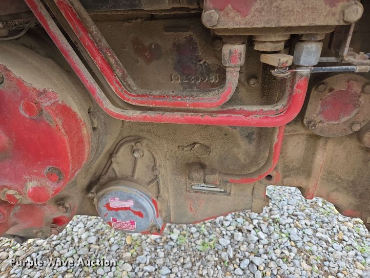 image for item EL2057 1980 International Harvester Hydro 186 tractor