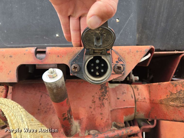 image for item EL2057 1980 International Harvester Hydro 186 tractor