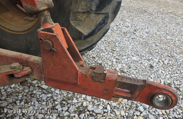 image for item EL2057 1980 International Harvester Hydro 186 tractor