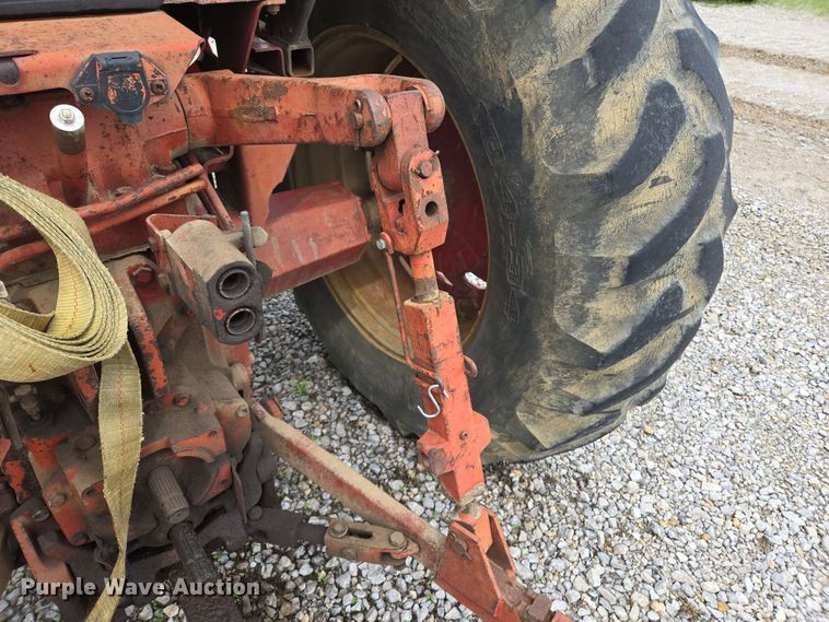 image for item EL2057 1980 International Harvester Hydro 186 tractor