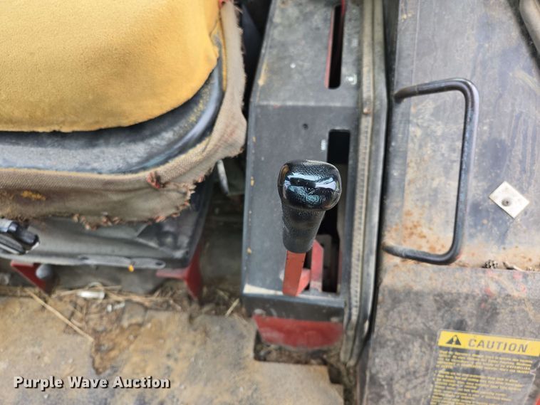 image for item EL2057 1980 International Harvester Hydro 186 tractor