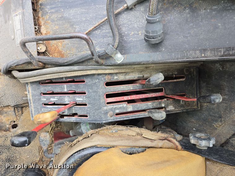 image for item EL2057 1980 International Harvester Hydro 186 tractor