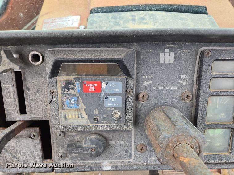 image for item EL2057 1980 International Harvester Hydro 186 tractor