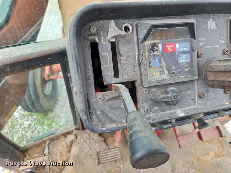 image for item EL2057 1980 International Harvester Hydro 186 tractor