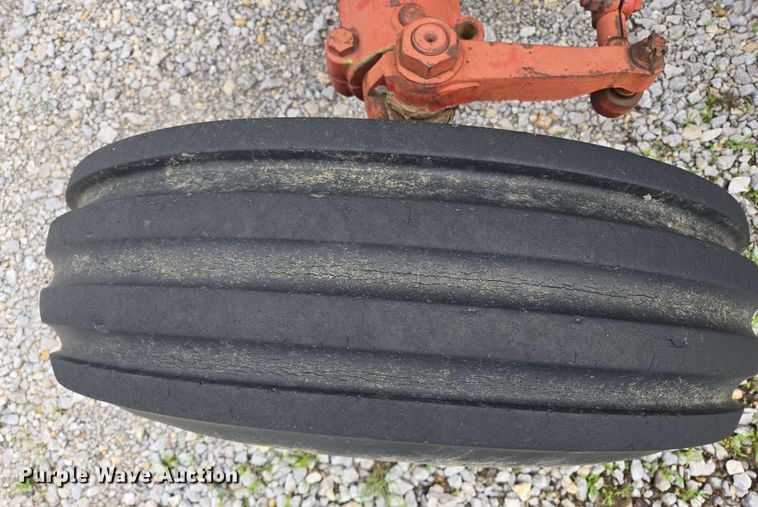 image for item EL2057 1980 International Harvester Hydro 186 tractor