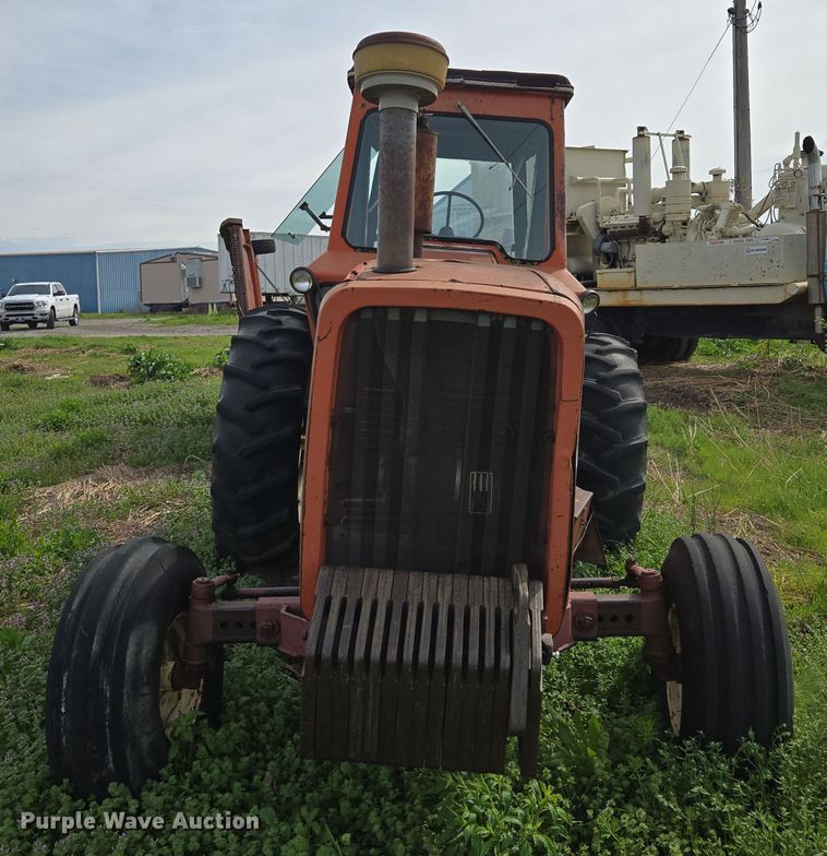 image for item EM7161 1974 Allis-Chalmers 7040 tractor