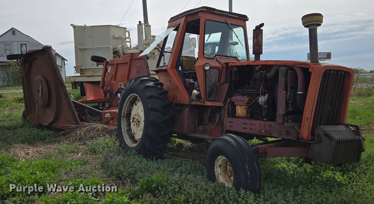 image for item EM7161 1974 Allis-Chalmers 7040 tractor