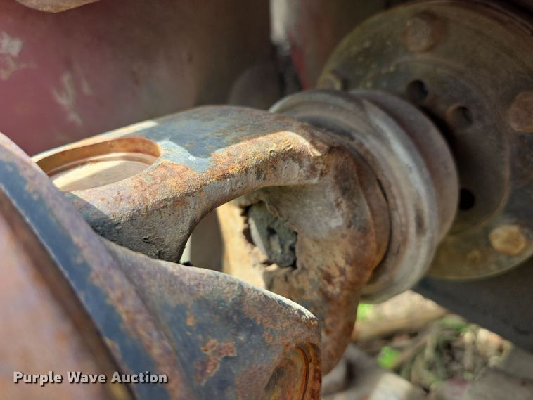 image for item EM7161 1974 Allis-Chalmers 7040 tractor