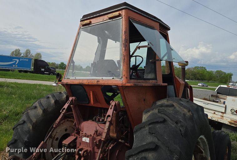 image for item EM7161 1974 Allis-Chalmers 7040 tractor