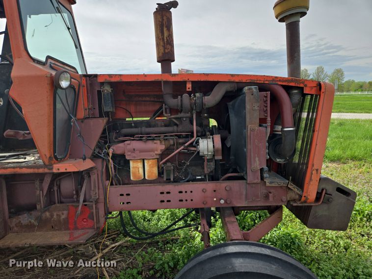 image for item EM7161 1974 Allis-Chalmers 7040 tractor