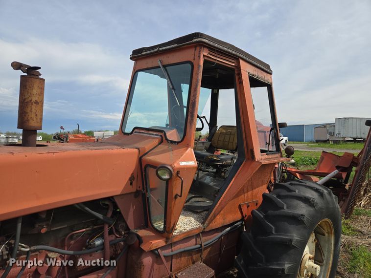 image for item EM7161 1974 Allis-Chalmers 7040 tractor